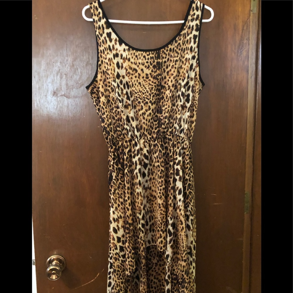 🌹SOLD🌹Ladies Hi-Lo Animal Print top🌹SOLD🌹